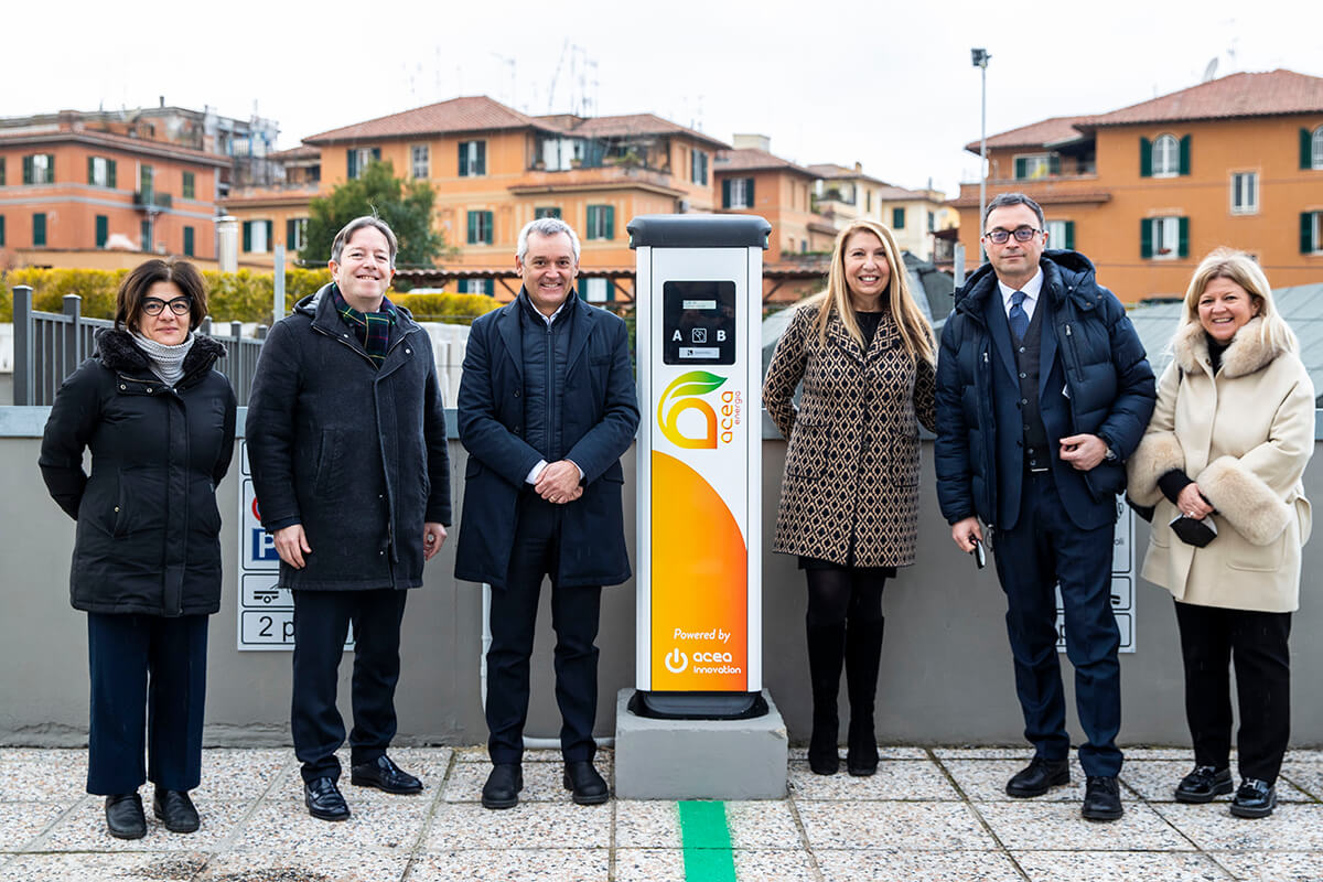 Inaugurazione delle colonnine elettriche installate da Acea Innovation presso la Fondazione Cristo Re