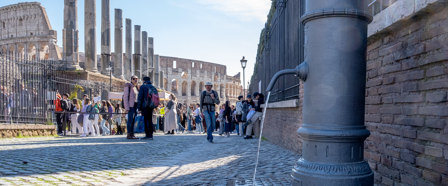 Un nasone in via dei Fori Imperiali