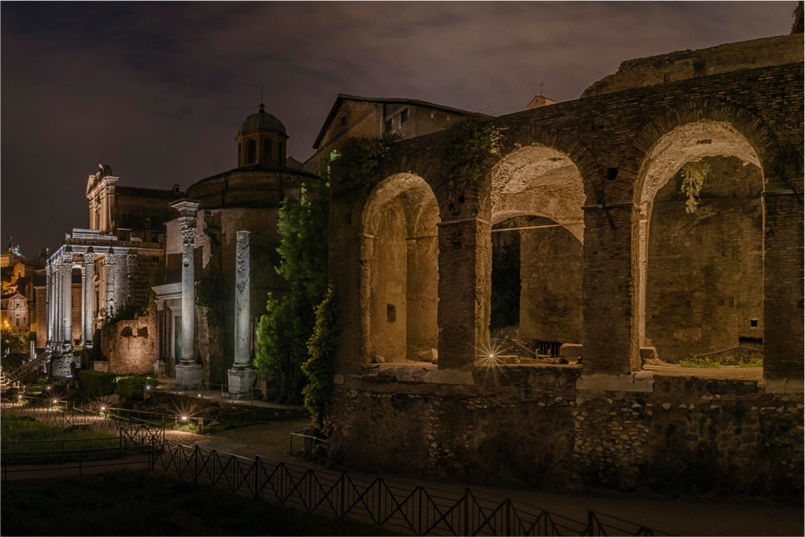 Basilica di San Giovanni in Laterano  illuminata di sera