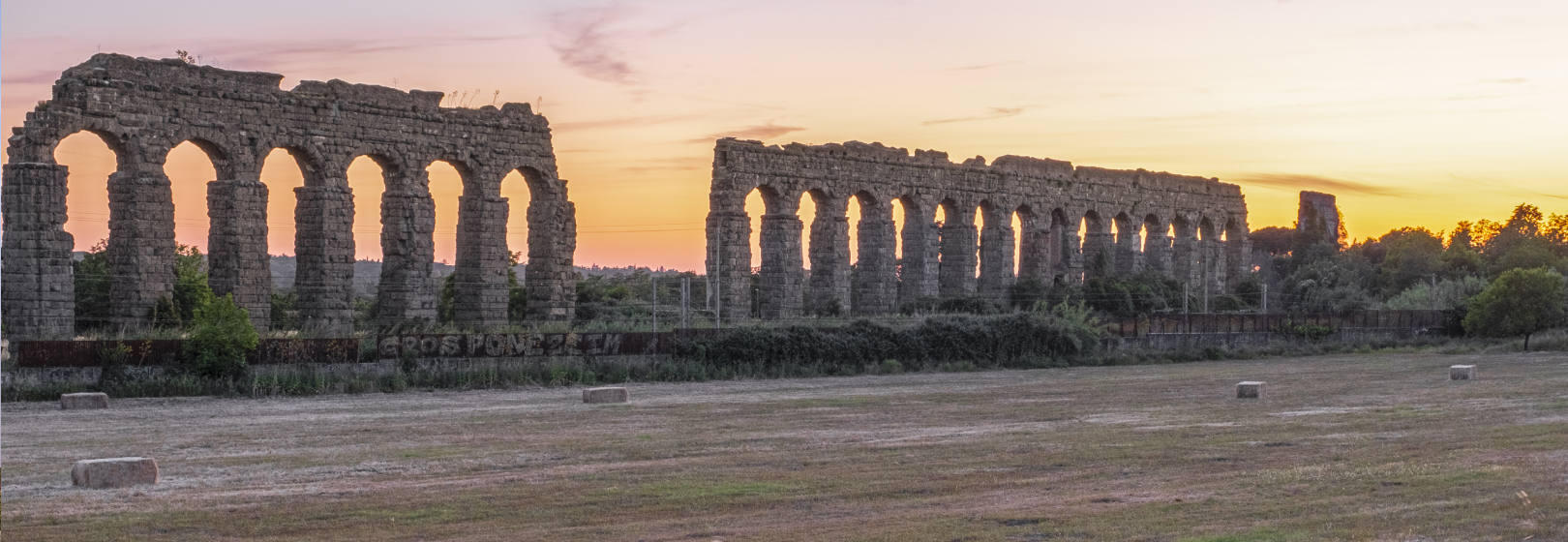 Acquedotto Romano al tramonto