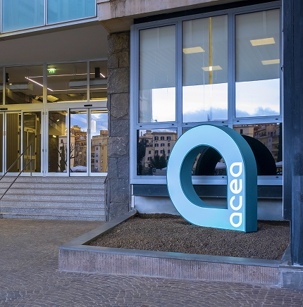 L'ingresso della sede dell'Eur del Gruppo Acea