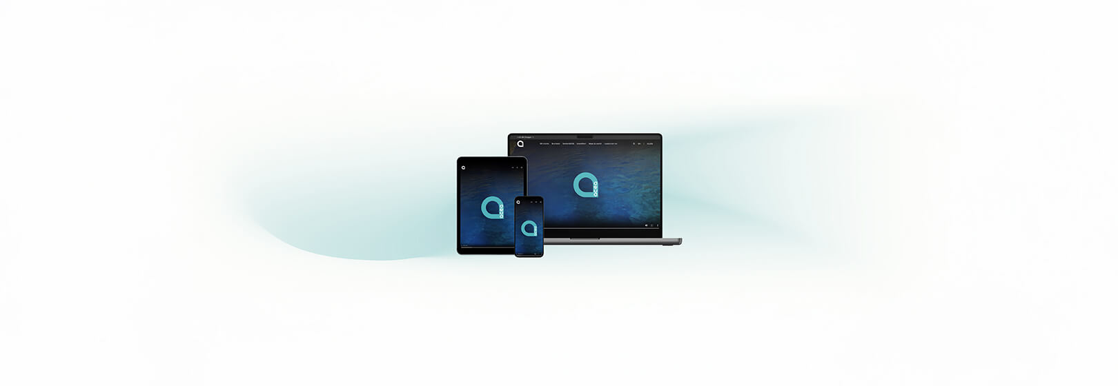 A laptop, smartphone and tablet show the homepage of the Acea Site